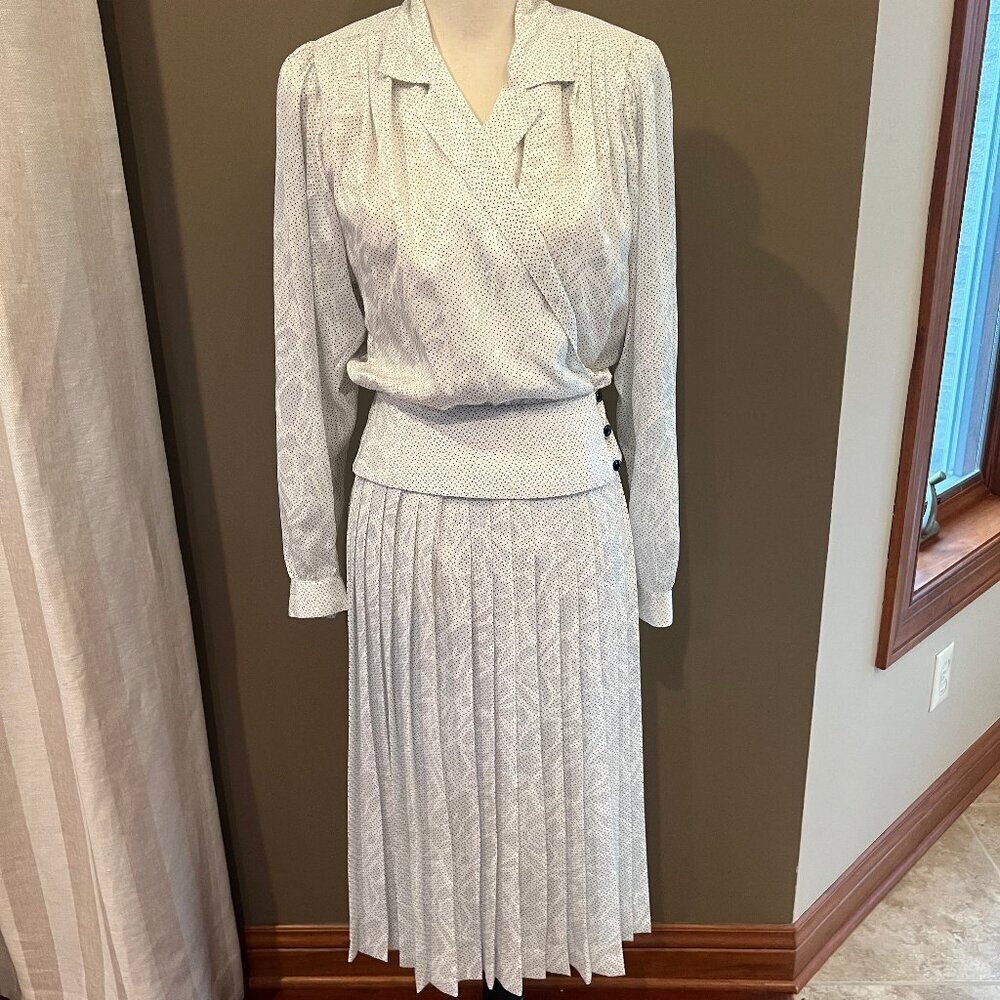 Liz Claiborne Light Gray Pleated Midi Skirt Dress